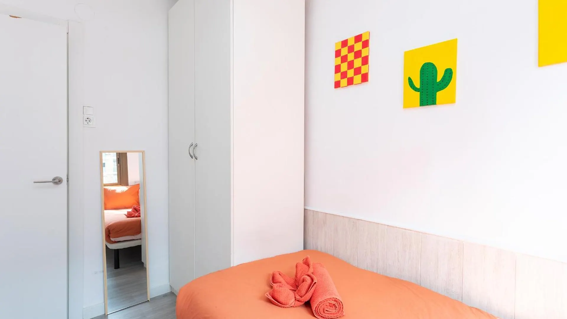 Key Barcelona Diagonal Mar公寓